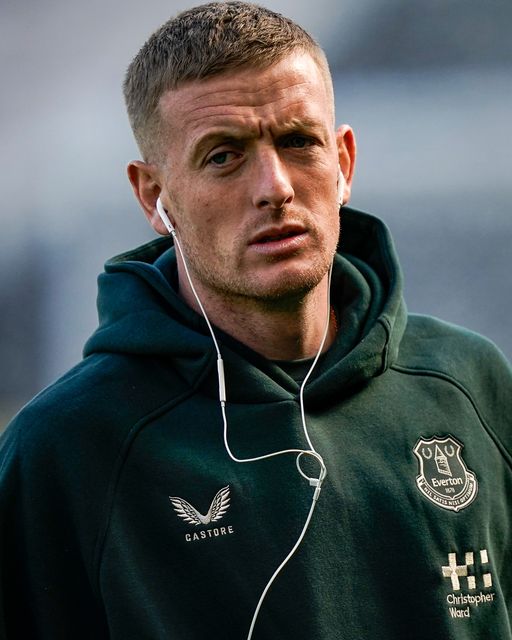 Everton goalkeeper Jordan Pickford inspects the pitch prior to kick off during the Premier League match Hull City vs Everton at MKM Stadium, Hull, United Kingdom on 11 October 2026

(Photo by Maynard Manyowa/News Images)