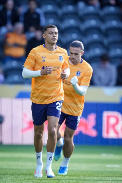 Brennan Johnson of Everton in the pregame warmup session  during the Premier League match Hull City vs Everton at MKM Stadium, Hull, United Kingdom on 11 October 2026

(Photo by Maynard Manyowa/News Images)