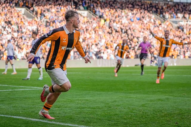 Joe Gelhardt of Hull City celebrates his goal to make it  1-0 during the Premier League match Hull City vs Everton at MKM Stadium, Hull, United Kingdom on 11 October 2026

(Photo by Maynard Manyowa/News Images)