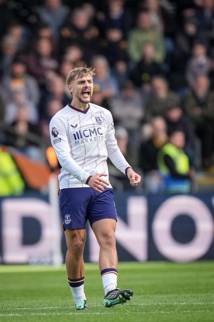 Kiernan Dewsbury-Hall of Everton celebrates his goal to make it  1-1 during the Premier League match Hull City vs Everton at MKM Stadium, Hull, United Kingdom on 11 October 2026

(Photo by Maynard Manyowa/News Images)
