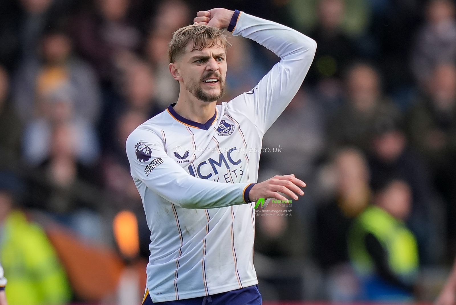 Kiernan Dewsbury-Hall of Everton celebrates his goal to make it  1-1 during the Premier League match Hull City vs Everton at MKM Stadium, Hull, United Kingdom on 11 October 2026

(Photo by Maynard Manyowa/News Images)