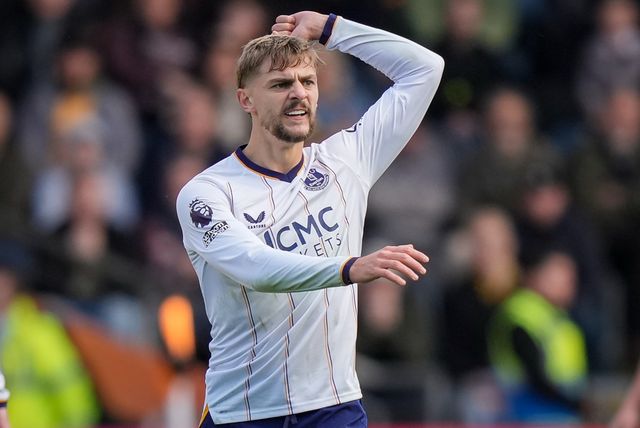 Kiernan Dewsbury-Hall of Everton celebrates his goal to make it  1-1 during the Premier League match Hull City vs Everton at MKM Stadium, Hull, United Kingdom on 11 October 2026

(Photo by Maynard Manyowa/News Images)