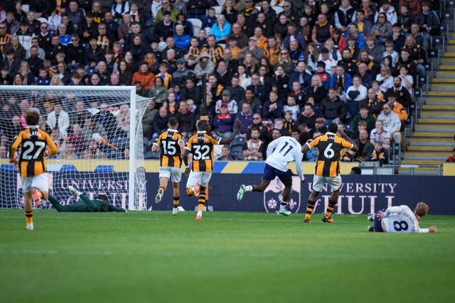 Thierno Barry of Everton scores to make it  1-2 during the Premier League match Hull City vs Everton at MKM Stadium, Hull, United Kingdom on 11 October 2026

(Photo by Maynard Manyowa/News Images)