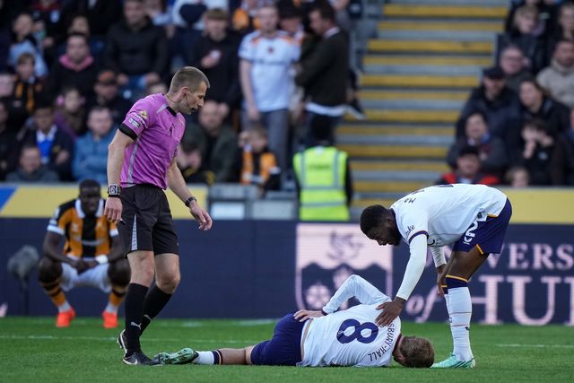 Kiernan Dewsbury-Hall goes down with a potential injury after Thierno Barry scores a goal during the Premier League match Hull City vs Everton at MKM Stadium, Hull, United Kingdom on 11 October 2026

(Photo by Maynard Manyowa/News Images)