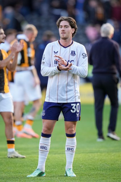 Hayden Hackney of Everton applauds the fans after the final whistle  during the Premier League match Hull City vs Everton at MKM Stadium, Hull, United Kingdom on 11 October 2026

(Photo by Maynard Manyowa/News Images)