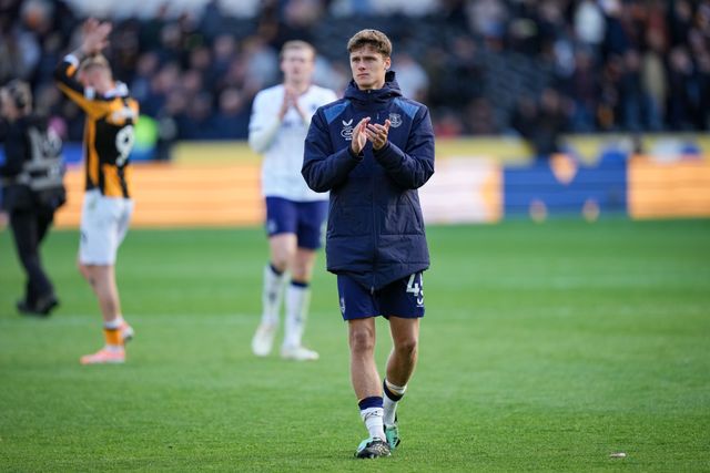 Harrison Armstrong of Everton applauds the fans after the final whistle  during the Premier League match Hull City vs Everton at MKM Stadium, Hull, United Kingdom on 11 October 2026

(Photo by Maynard Manyowa/News Images)