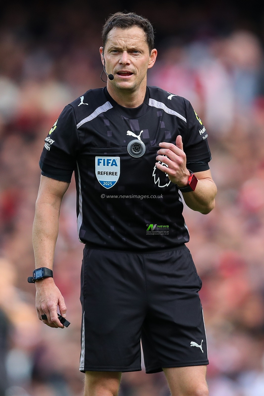 Referee Darren England looks on during the Premier League match Arsenal vs Nottingham Forest at Emirates Stadium, London, United Kingdom, 13th September 2025

(Photo by Izzy Poles/News Images)