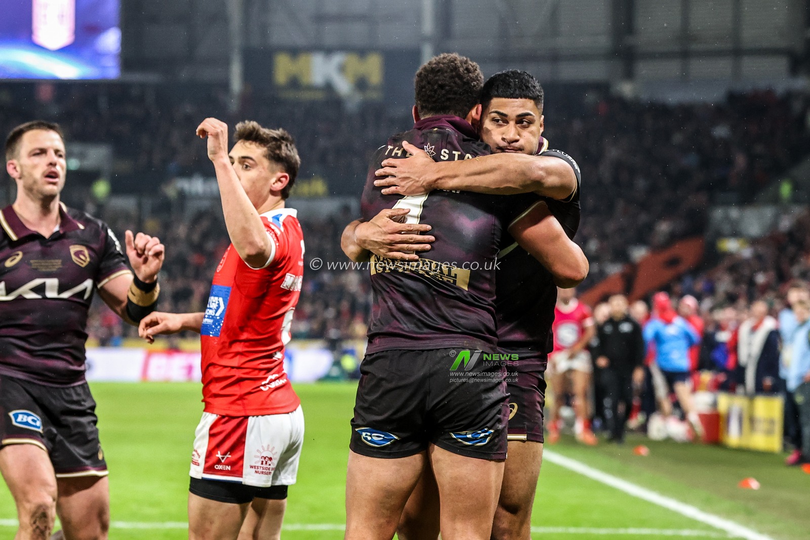 Payne Haas of Brisbane Broncos celebrates his try during the World Club Challenge 2026 match Hull KR vs Brisbane Broncos at MKM Stadium, Hull, United Kingdom on 19 February 2026

(Photo by Alfie Cosgrove/News Images)