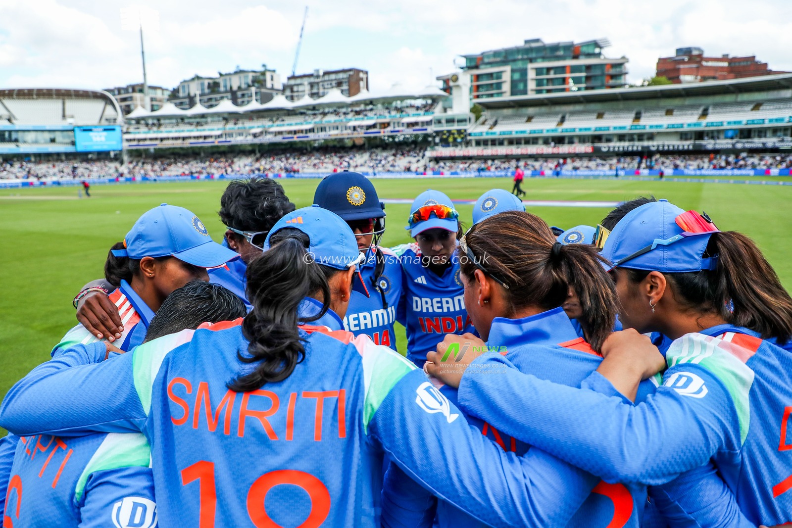 India enter a huddle during the 2nd Metro Bank One Day International England Women v India Women at Lords, London, United Kingdom, 19th July 2025

(Photo by Izzy Poles/News Images)