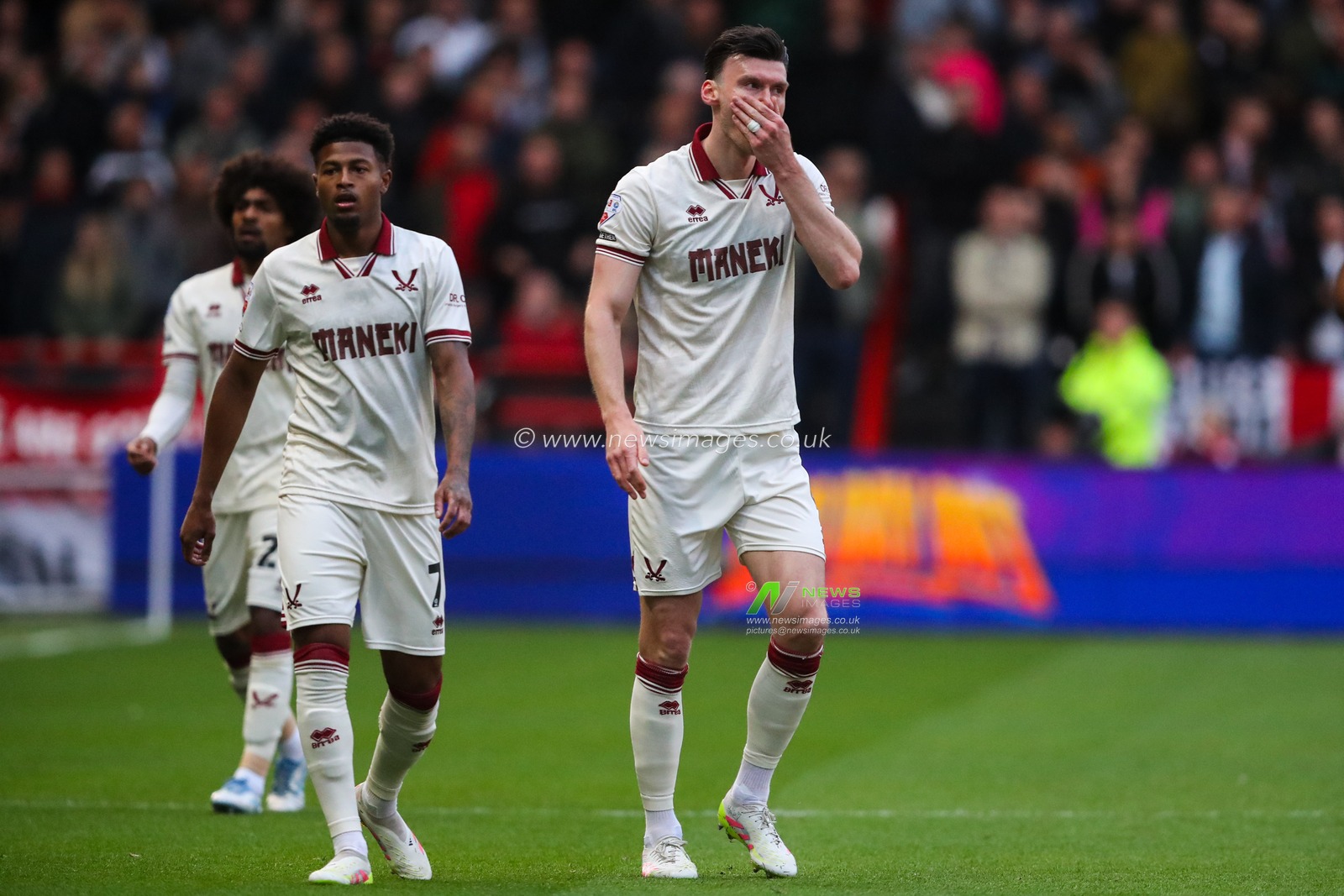 Kieffer Moore of Sheffield United reacts during the Sky Bet Championship Playoff Semi-final match Bristol City vs Sheffield United at Ashton Gate, Bristol, United Kingdom, 8th May 2025

(Photo by Gareth Evans/News Images)
