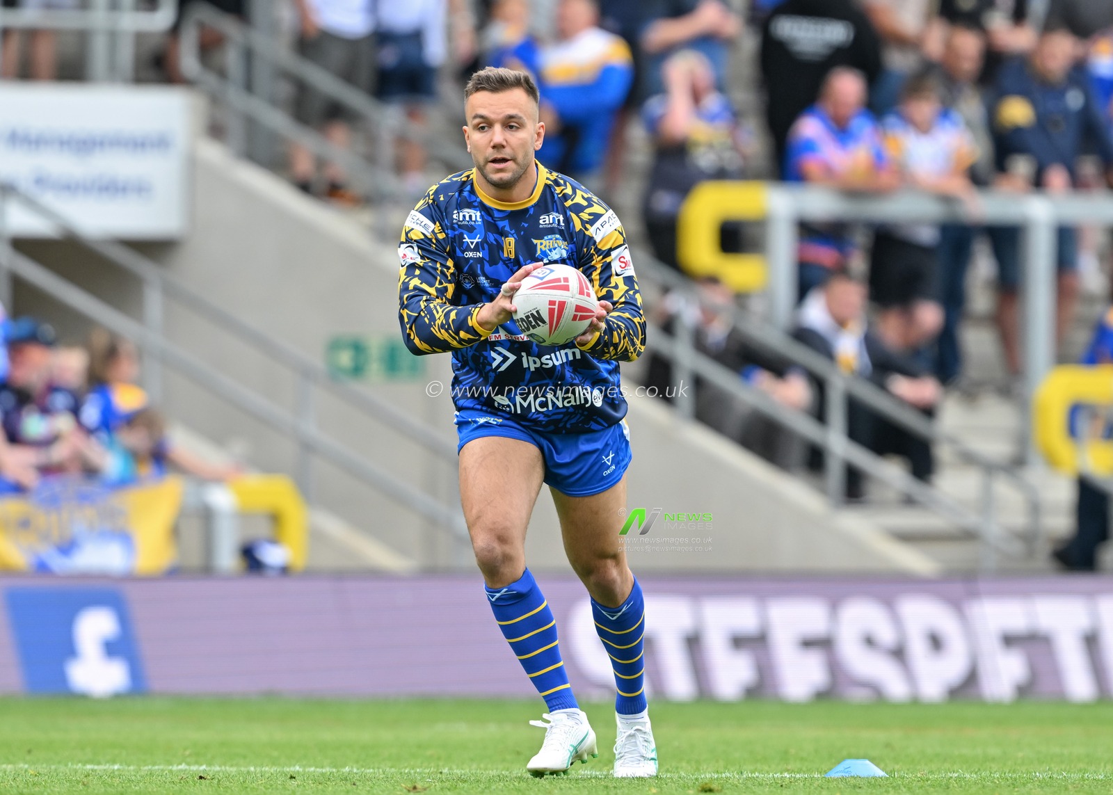 Mickael Goudemand of Leeds Rhinos warms up ahead of the Betfred Super League Round 21 match Leeds Rhinos vs Wigan Warriors at Headingley Stadium, Leeds, United Kingdom, 10th August 2024

(Photo by Cody Froggatt/News Images)