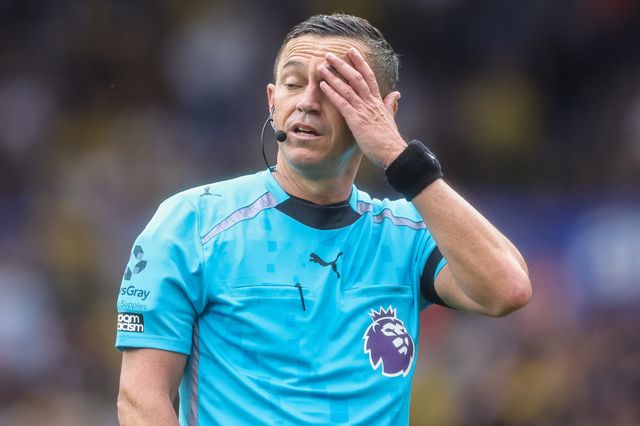 Referee Tony Harrington during the Premier League match Leeds United vs Brentford at Elland Road, Leeds, United Kingdom on 30 August 2026

(Photo by Mark Cosgrove/News Images)