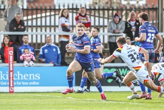 Cameron Scott of Wakefield Trinity goes over for a try during the Betfred Super League round 8 match Wakefield Trinity vs Bradford Bulls at DIY Kitchens Stadium, Wakefield, United Kingdom on 18 April 2026

(Photo by Alfie Cosgrove/News Images)