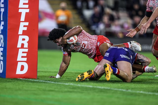 Alec Tuitavake of Leigh Leopards goes over for a try making it 24-4 during the Betfred Super League play-off Eliminator 1 match Leigh Leopards vs Wakefield Trinity at Progress With Unity Stadium, Leigh, United Kingdom, 26th September 2025

(Photo by Alfie Cosgrove/News Images)