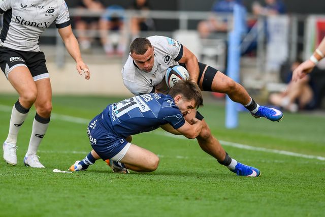 Ben Earl of Saracens tackled on the wing by Harry Randall of Bristol Bears during the Gallagher PREM match Bristol Bears vs Saracens at Ashton Gate, Bristol, United Kingdom on 09 May 2026

(Photo by Alex Williamson/News Images)