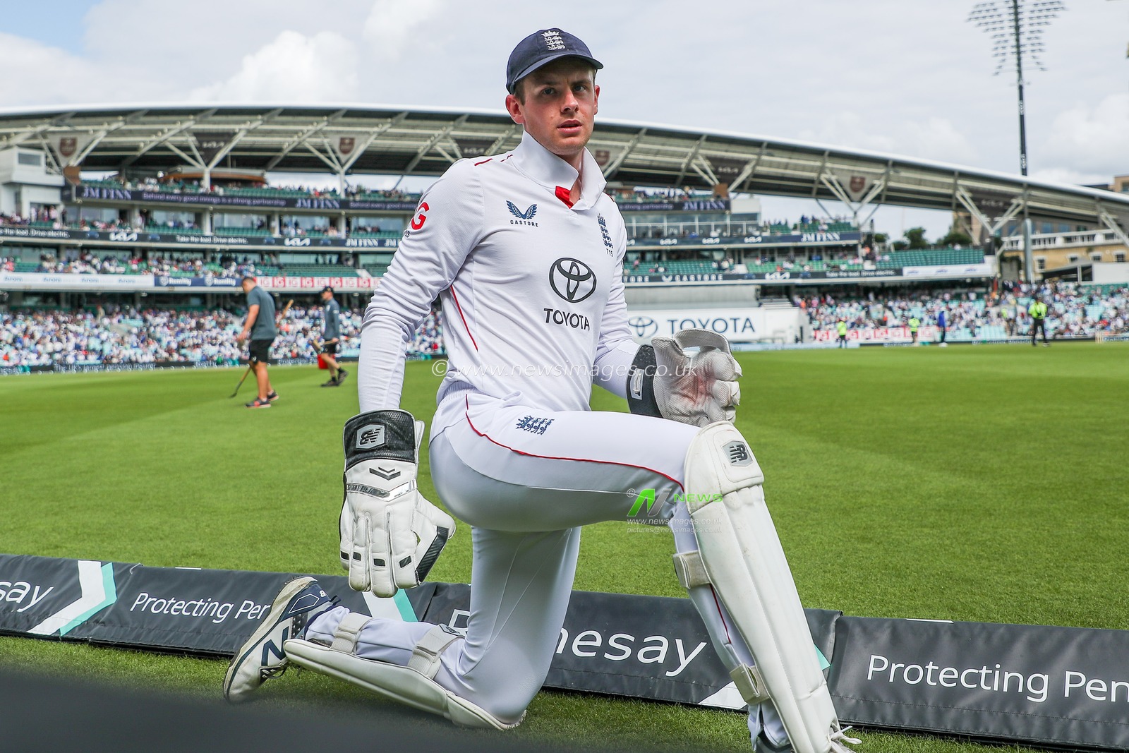Jamie Smith of England enters the field prior to the 5th Rothesay Test Match Day 3 England vs India at The Kia Oval, London, United Kingdom, 2nd August 2025

(Photo by Izzy Poles/News Images)