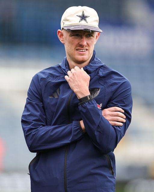 Sean Longstaff of Leeds United arrives during the Premier League match Leeds United vs Brentford at Elland Road, Leeds, United Kingdom on 30 August 2026

(Photo by Mark Cosgrove/News Images)
