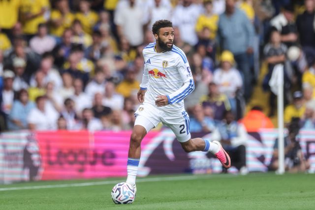 Jayden Bogle of Leeds United breaks with the ball during the Premier League match Leeds United vs Brentford at Elland Road, Leeds, United Kingdom on 30 August 2026

(Photo by Mark Cosgrove/News Images)