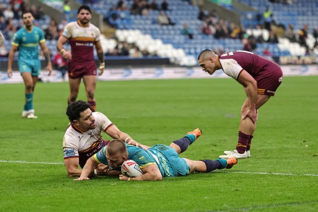 Mikey Lewis of Hull KR goes over for a try during the Betfred Super League Round 4 match Huddersfield Giants vs Hull KR at Accu Stadium, Huddersfield, United Kingdom on 08 March 2026

(Photo by Mark Cosgrove/News Images)