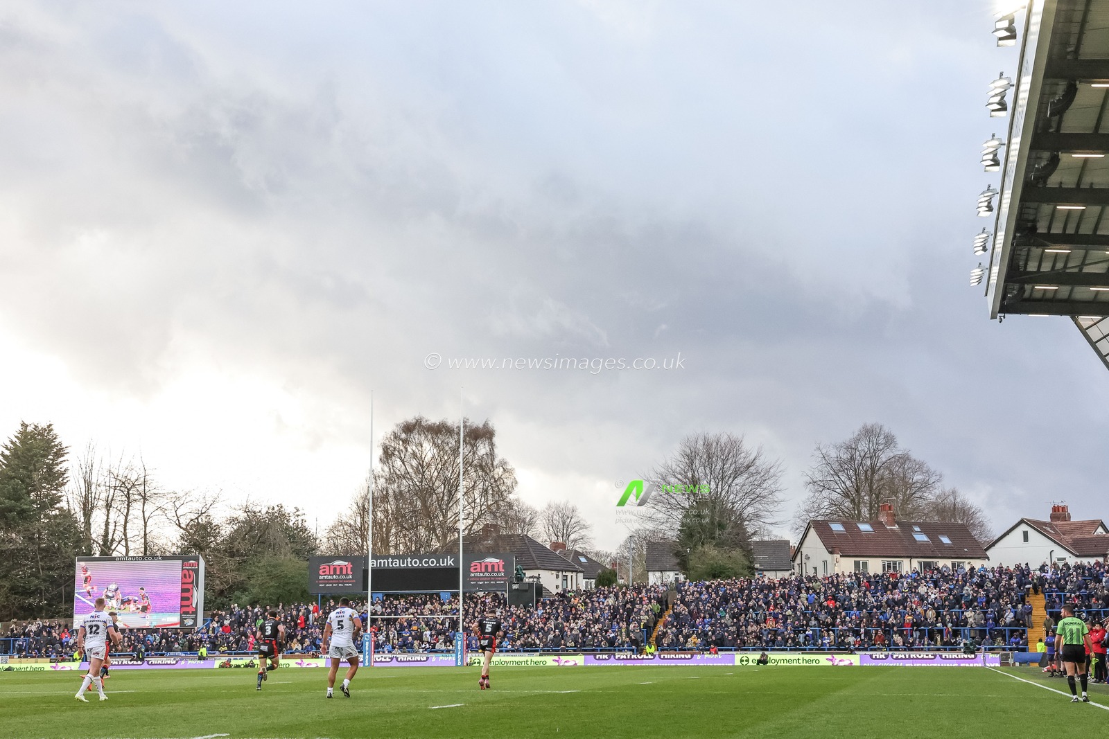 Traveling Warrington Wolves fans during the Betfred Super League round 6 match Leeds Rhinos vs Warrington Wolves at AMT Headingley Stadium, Leeds, United Kingdom on 29 March 2026

(Photo by Mark Cosgrove/News Images)
