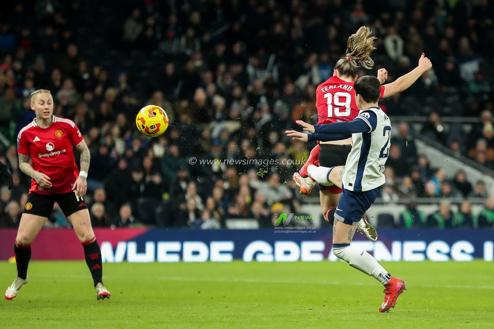 Elisabeth Terland of Manchester United Women scores to make it 0-1 during the Barclays Women's Super League match Tottenham Hotspurâ€™s Women vs Manchester United Women at Tottenham Hotspur Stadium, 2nd February 2025

(Photo by Izzy Poles/News Images)