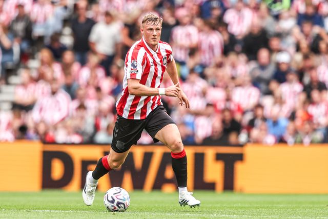 Daniel Ballard of Sunderland breaks with the ball during the Premier League match Sunderland vs Fulham at Stadium Of Light, Sunderland, United Kingdom on 30 August 2026

(Photo by Alfie Cosgrove/News Images)