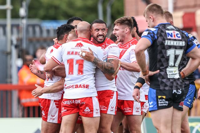 Rhyse Martin of Hull KR celebrates his try during the Betfred Super League round 17 match Hull KR vs Leeds Rhinos at Sewell Group Craven Park, Kingston upon Hull, United Kingdom, 6th July 2025

(Photo by Alfie Cosgrove/News Images)