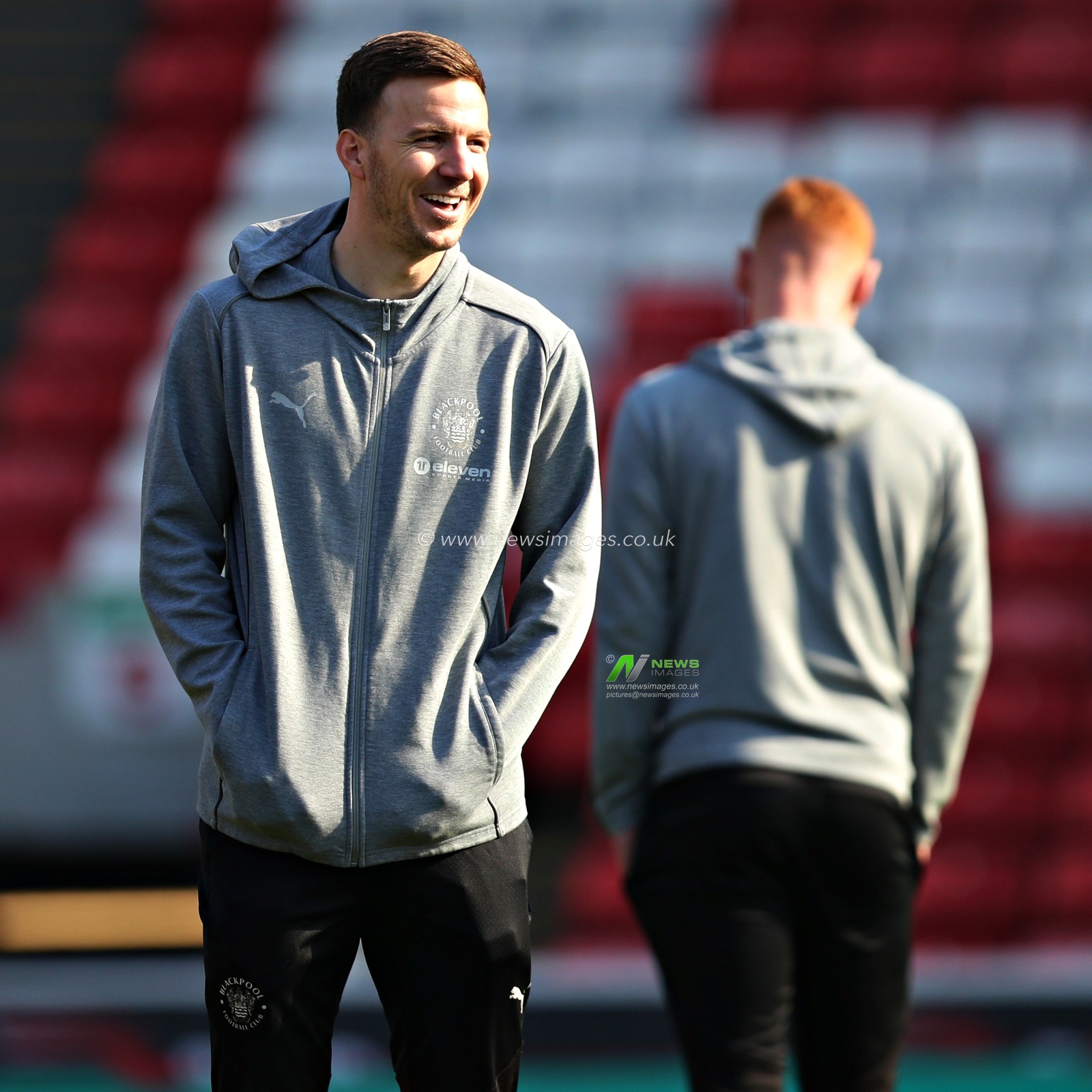 Lee Evans of Blackpool F.C. before the Sky Bet League 1 match Barnsley vs Blackpool at Oakwell, Barnsley, United Kingdom, 8th March 2025

(Photo by Sam Eaden/News Images)