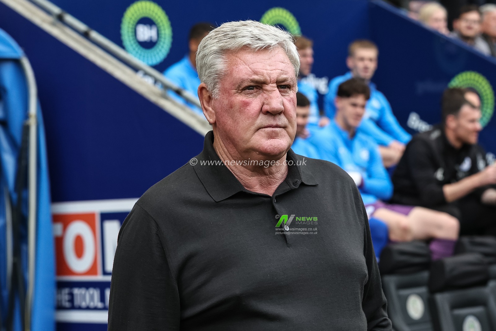 Steve Bruce manager of Blackpool during the Sky Bet League 1 match Wigan Athletic vs Blackpool at The Brick Community Stadium, Wigan, United Kingdom, 26th April 2025

(Photo by Mark Cosgrove/News Images)