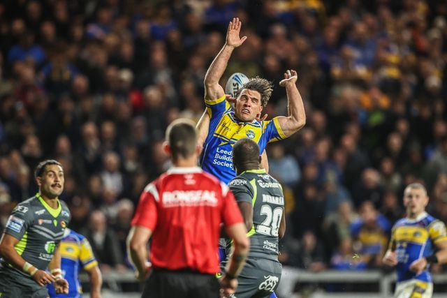 Brodie Croft of Leeds Rhinos jumps up and misses the ball during the Betfred Super League round 26 match Leeds Rhinos vs Catalans Dragons at Headingley Stadium, Leeds, United Kingdom, 11th September 2025

(Photo by Alfie Cosgrove/News Images)