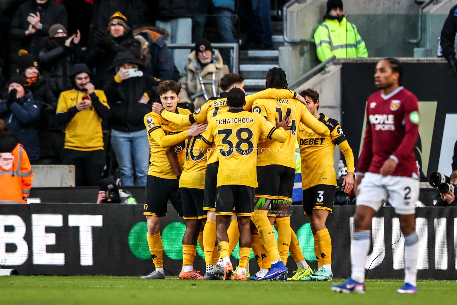Hwang Hee-Chan of Wolverhampton Wanderers celebrates his goal to make it 2-0 during the Premier League match Wolverhampton Wanderers vs West Ham United at Molineux, Wolverhampton, United Kingdom, 3rd January 2026

(Photo by Alfie Cosgrove/News Images)

*** GER AUT SUI OUT ***