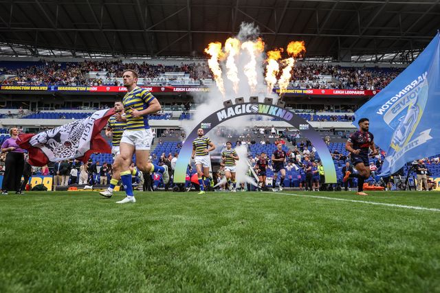 The teams come out for the game during the Betfred Super League Magic Weekend match Leigh Leopards vs Warrington Wolves at Leigh Sports Village, Leigh, United Kingdom on 04 July 2026

(Photo by Alfie Cosgrove/News Images)