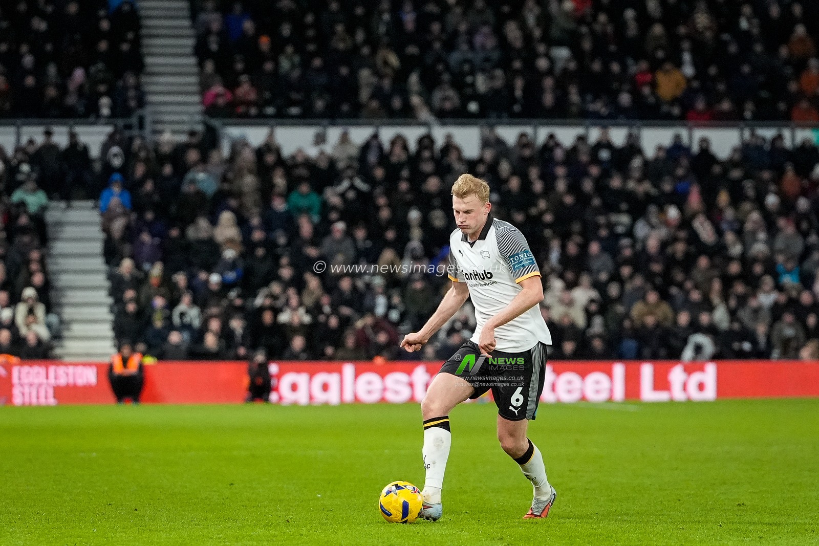 Sondre Langas of Derby County makes a run with the ball during the Sky Bet Championship match Derby County vs Wrexham at Pride Park Stadium, Derby, United Kingdom, 4th January 2026

(Photo by Maynard Manyowa/News Images)

*** GER AUT SUI OUT ***