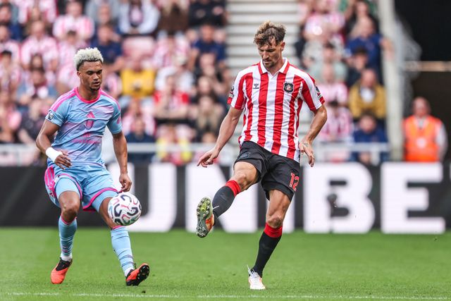 Thomas Meunier of Sunderland passes the ball during the Premier League match Sunderland vs Fulham at Stadium Of Light, Sunderland, United Kingdom on 30 August 2026

(Photo by Alfie Cosgrove/News Images)