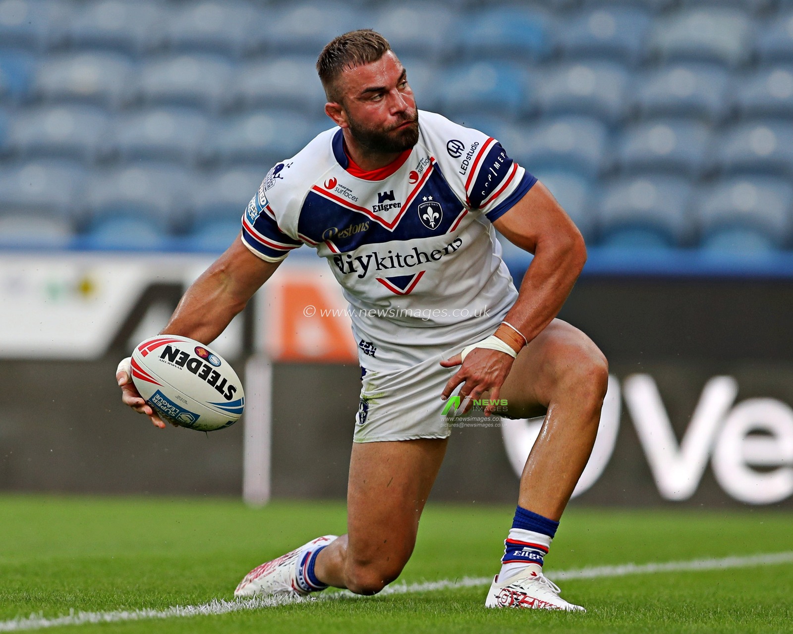 Mike McMeeken of Wakefield Trinity celebrates his try during the Betfred Super League round 19 match Huddersfield Giants vs Wakefield Trinity at the Accu Stadium, Huddersfield, United Kingdom, 18th July 2025(Photo by Sam Eaden/News Images)
