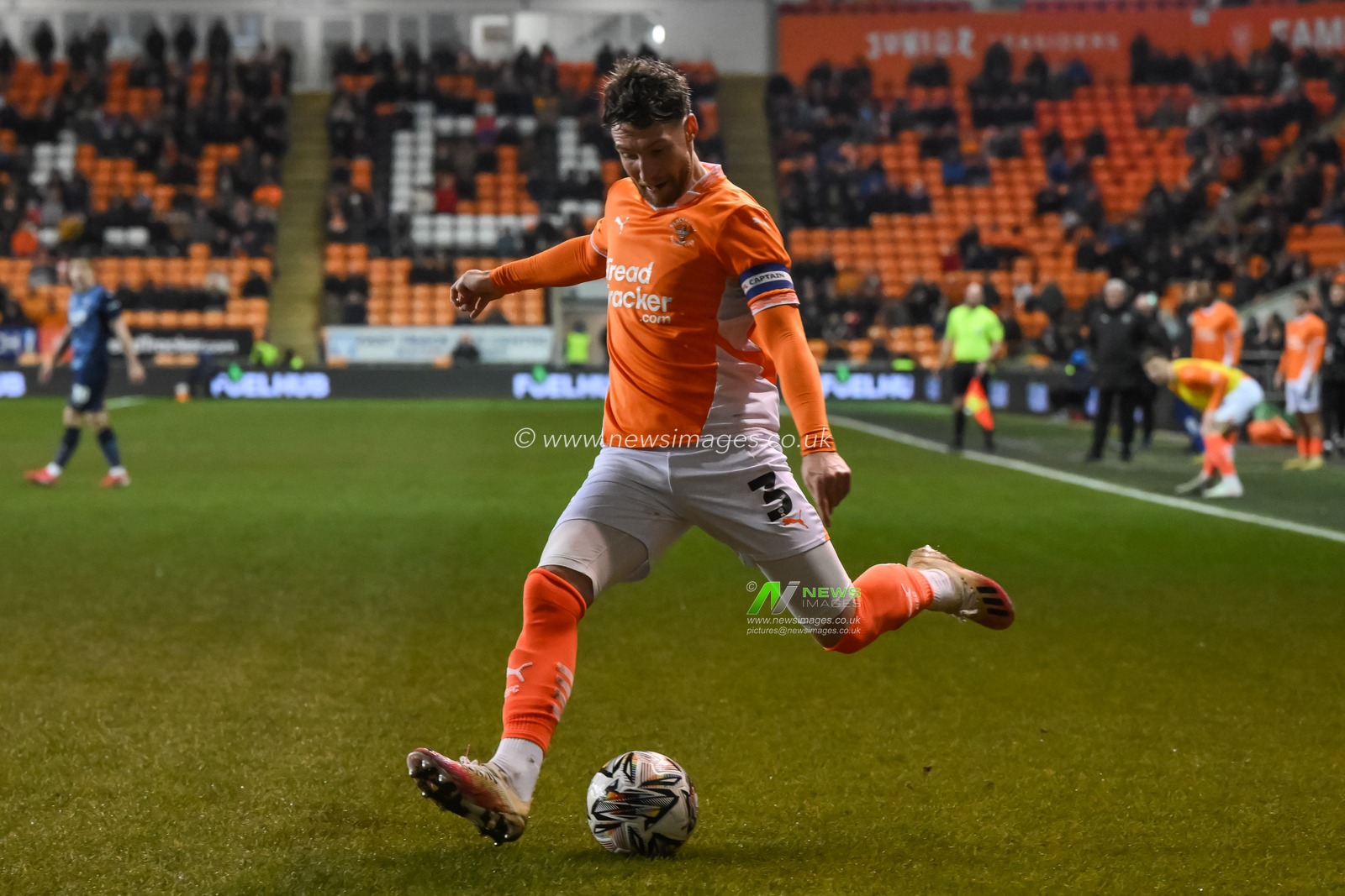 James Husband of Blackpool crosses the ball during the Sky Bet League 1 match Blackpool vs Rotherham United at Bloomfield Road, Blackpool, United Kingdom, 11th February 2025

(Photo by Craig Thomas/News Images)