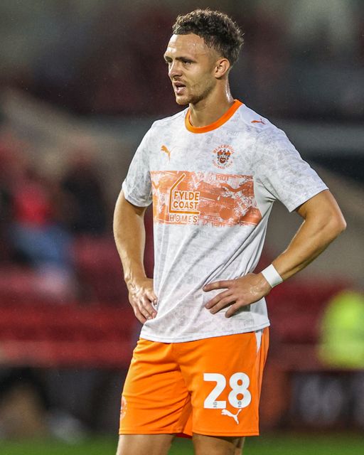 Jordan Williams of Blackpool during the Sky Bet League One match Barnsley vs Blackpool at Oakwell, Barnsley, United Kingdom on 02 September 2026

(Photo by Alfie Cosgrove/News Images)