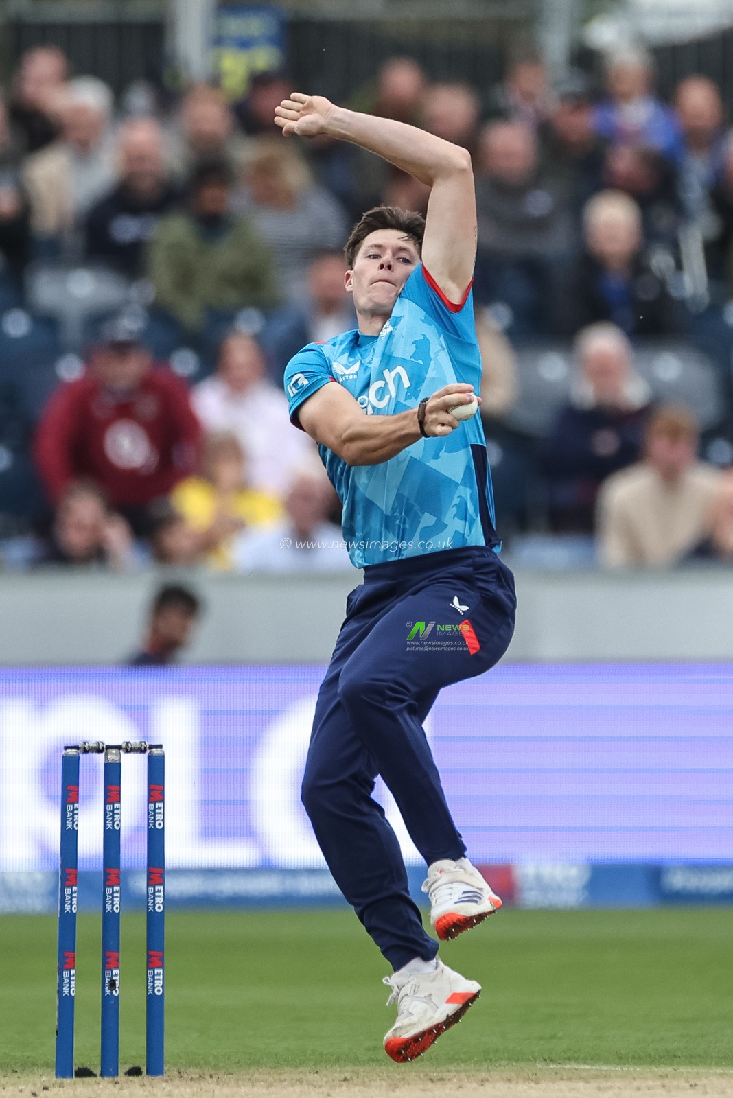 Matthew Potts of England delivers the ball during the Third Metro Bank One Day International match England vs Australia at The Seat Unique Riverside, Chester-le-street, United Kingdom, 24th September 2024

(Photo by Mark Cosgrove/News Images)