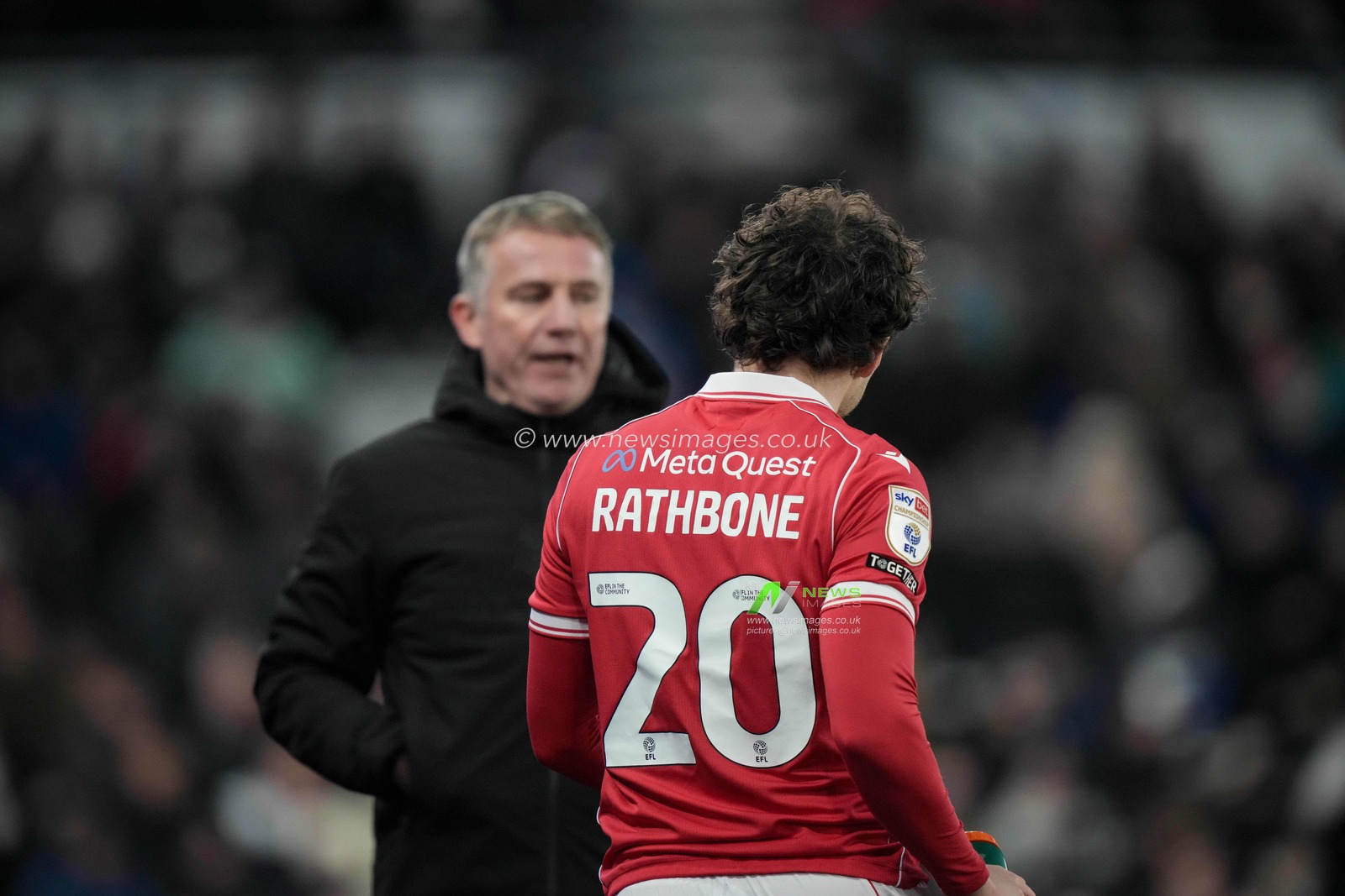 Wrexham manager Phil Parkinson gives instructions to Ollie Rathbone of Wrexham before he is substituted on during the Sky Bet Championship match Derby County vs Wrexham at Pride Park Stadium, Derby, United Kingdom, 4th January 2026

(Photo by Maynard Manyowa/News Images)

*** GER AUT SUI OUT ***