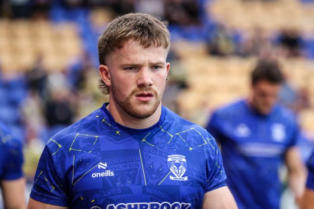 Luke Thomas of Warrington Wolves in the pre-game warm up during the Betfred Super League round 15 match Warrington Wolves vs Leeds Rhinos at The Halliwell Jones Stadium, Warrington, United Kingdom on 18 June 2026

(Photo by Alfie Cosgrove/News Images)