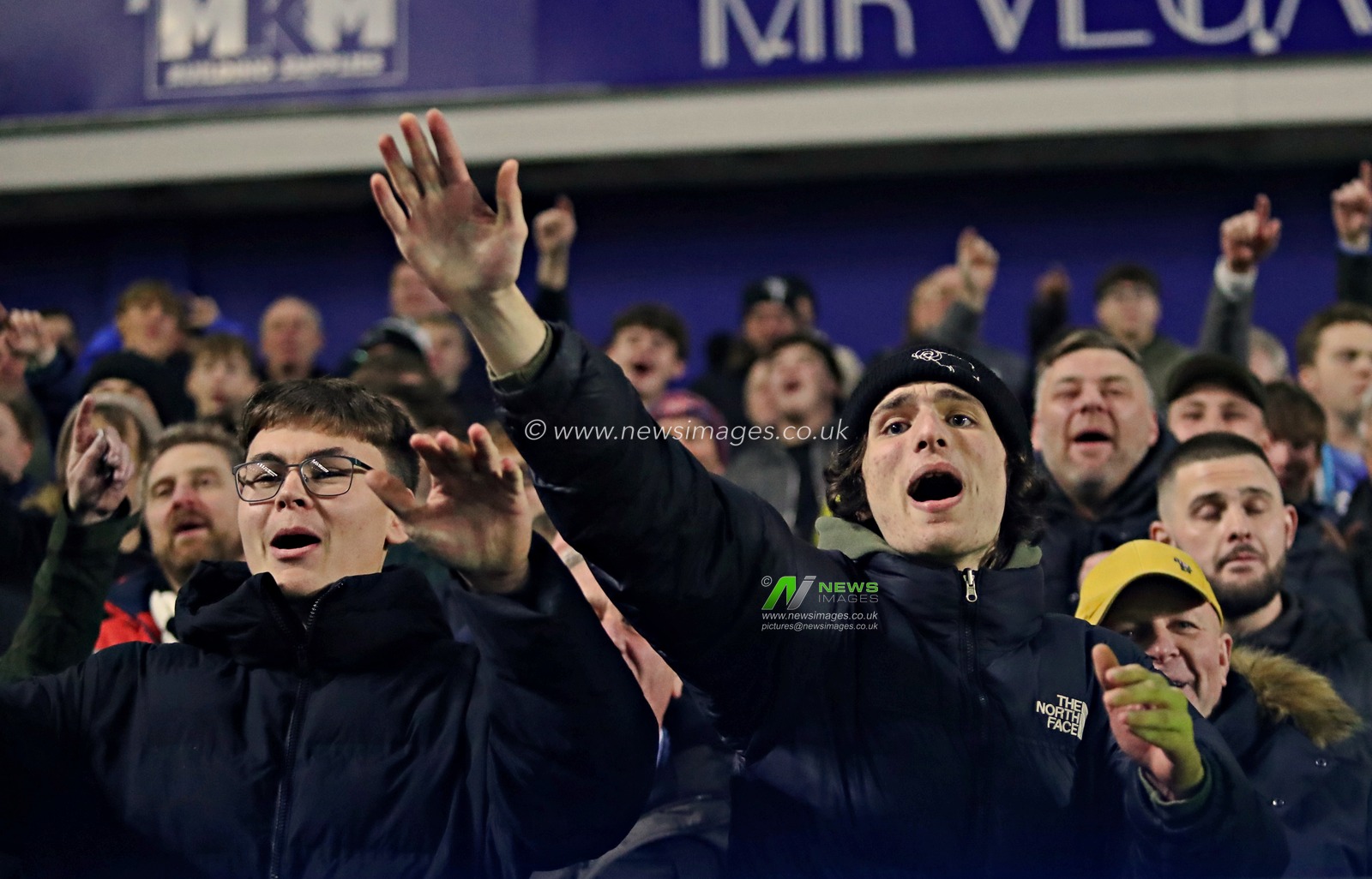 Derby fans sing happy birthday to Dion Sanderson of Derby County after the Sky Bet Championship match Sheffield Wednesday vs Derby County at Hillsborough, Sheffield, United Kingdom, 15th December 2025(Photo by Sam Eaden/News Images)*** GER AUT SUI OUT ***