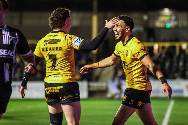 Darnell McIntosh of Castleford Tigers celebrates his try during the Betfred Super League round 6 match Castleford Tigers vs Bradford Bulls at OneBore Stadium, Castleford, Untied Kingdom on 26 March 2026

(Photo by Alfie Cosgrove/News Images)