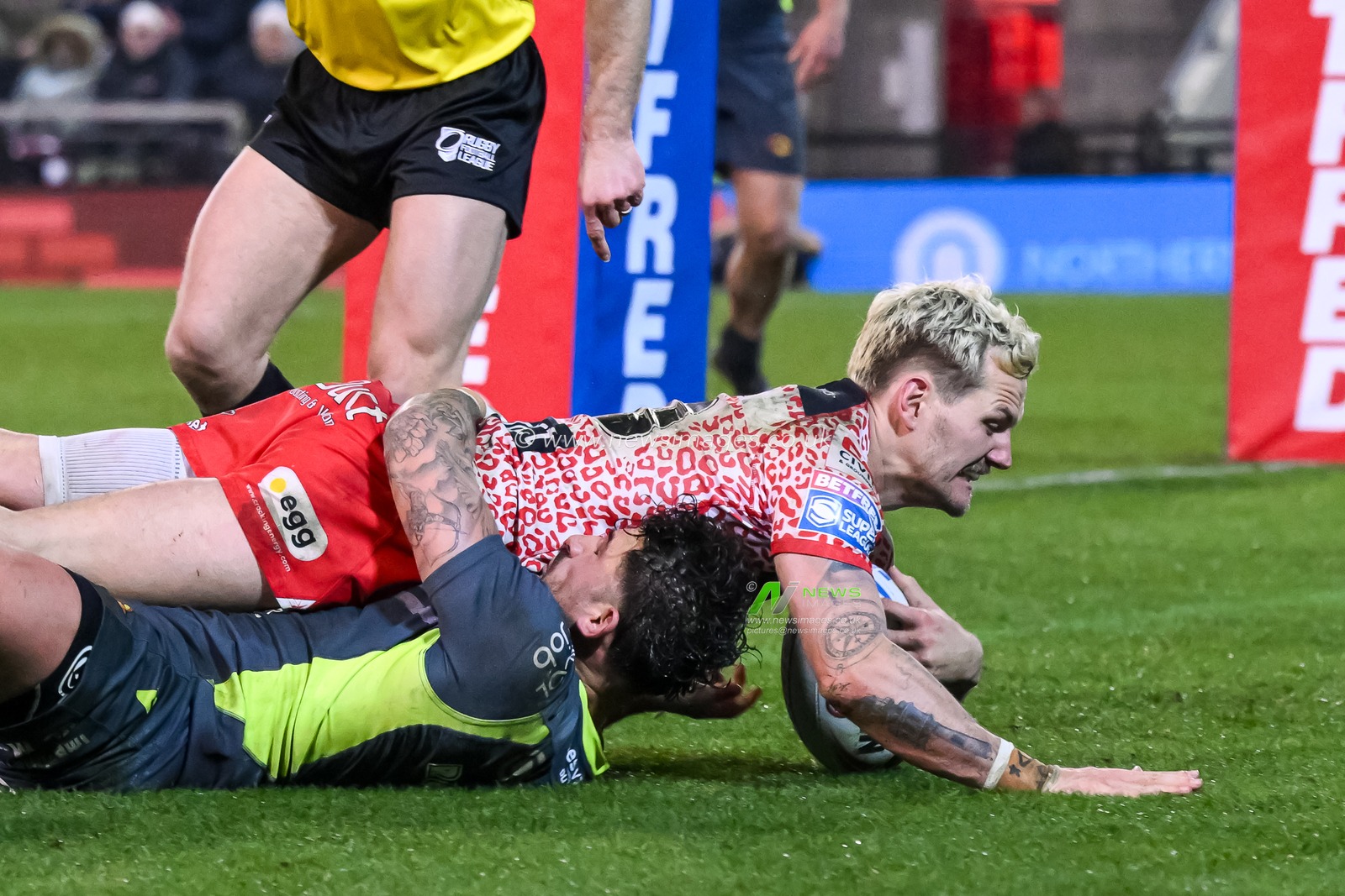Ethan O'neill of Leigh Leopards goes over for a try during the Betfred Super League Round 3 match Leigh Leopards vs Catalans Dragons at Leigh Sports Village, Leigh, United Kingdom, 28th February 2025

(Photo by Craig Thomas/News Images)
