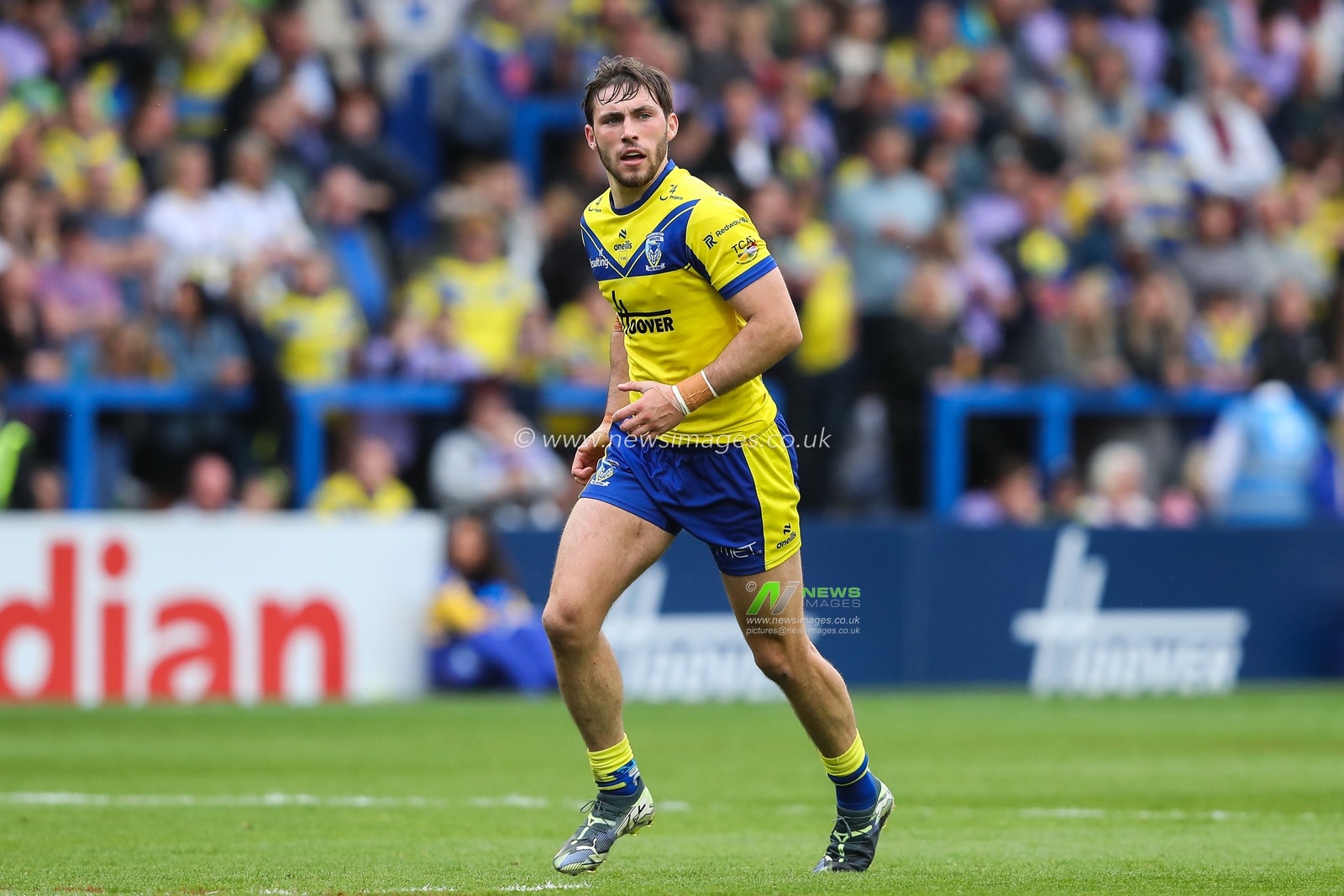 Adam Holroyd of Warrington Wolves during the Betfred Super League Round 7 match Warrington Wolves vs Hull FC at Halliwell Jones Stadium, Warrington, United Kingdom, 12th April 2025

(Photo by Gareth Evans/News Images)