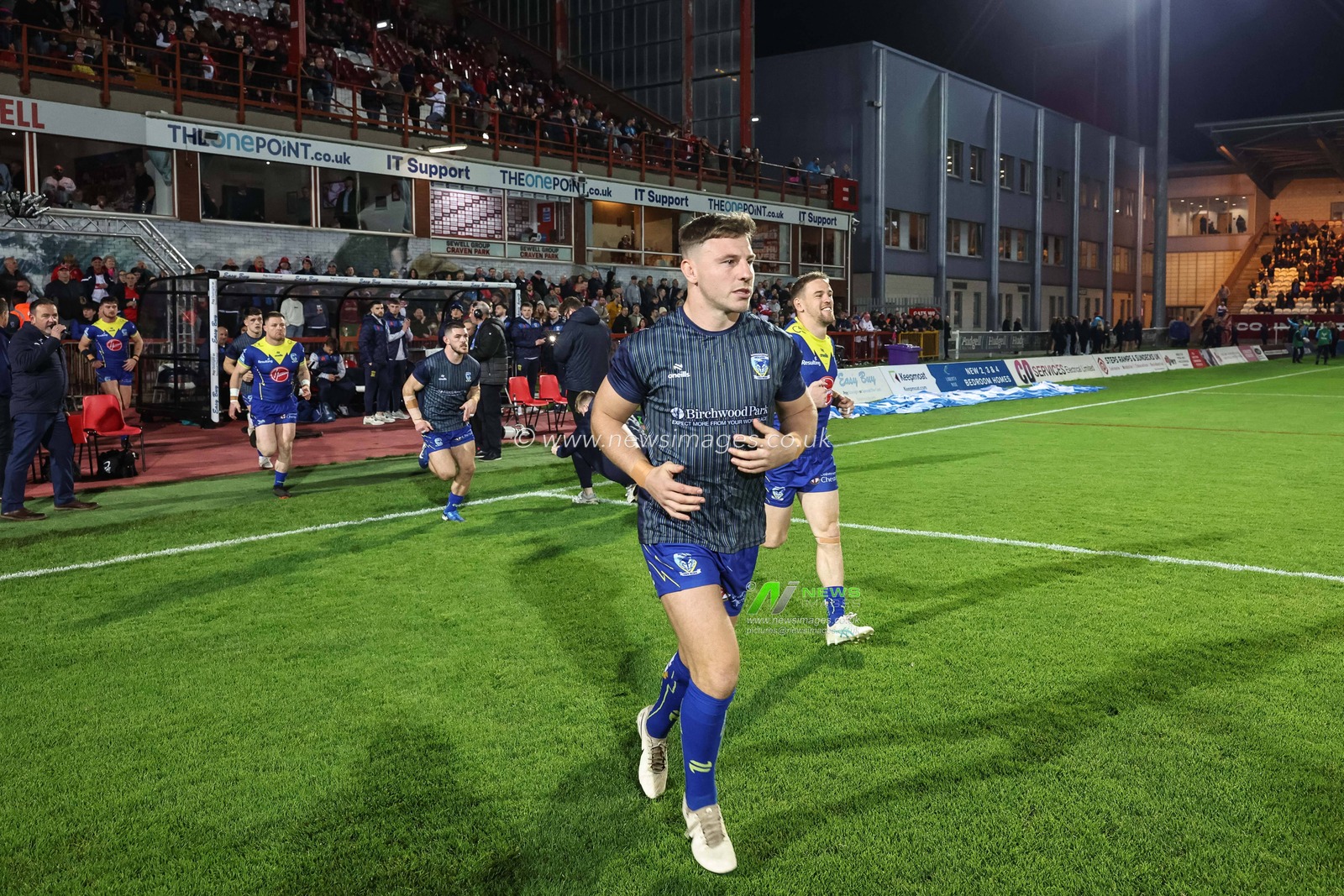 George Williams of Warrington Wolves in the pre-game warm up during the Betfred Super League Semi-Finals match Hull KR vs Warrington Wolves at Sewell Group Craven Park, Kingston upon Hull, United Kingdom, 4th October 2024

(Photo by Mark Cosgrove/News Images)