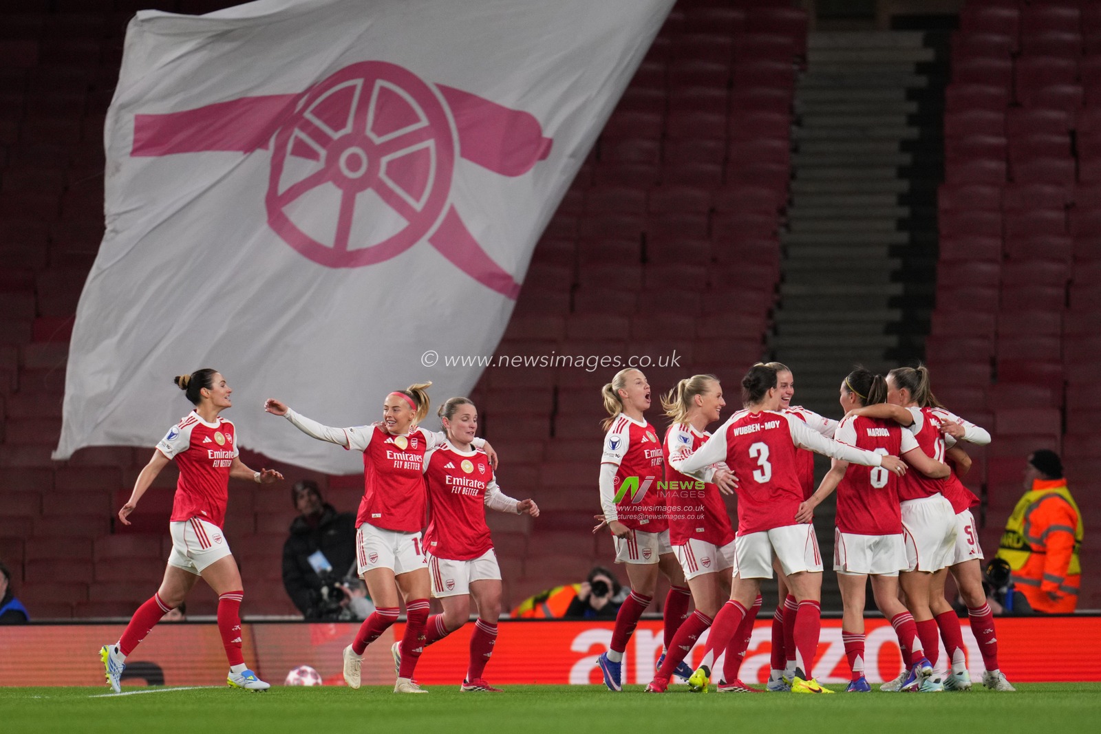 Arsenal women’s celebrate 1-0 lead during the UEFA Women's Champions League Quarter-finals match Arsenal vs Chelsea at Arsenal Stadium, London, United Kingdom on 24 March 2026

(Photo by Harvey Murphy/News Images)