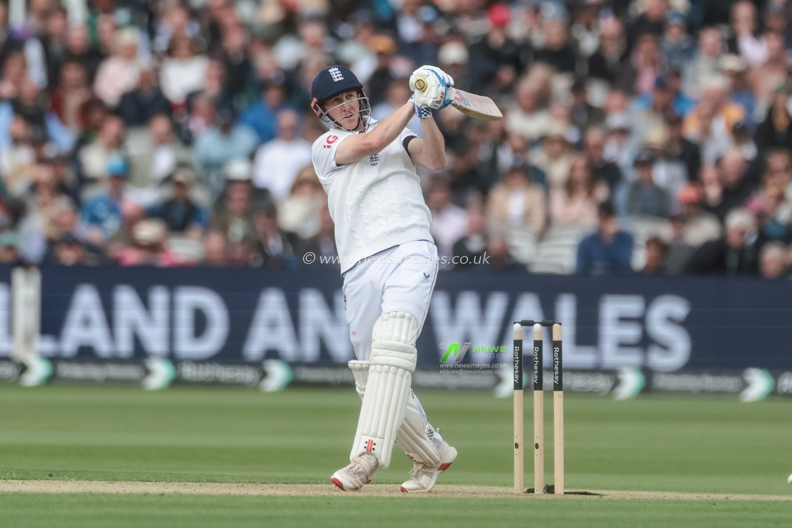 Harry Brook of England hits a four during the 1st Rothesay Test Match Day 1 England vs New Zealand at Lords, London, United Kingdom on 04 June 2026

(Photo by Mark Cosgrove/News Images)