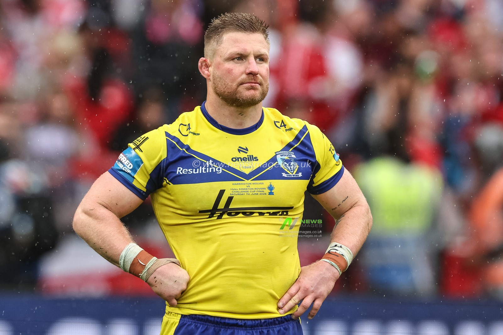 A dejected Luke Yates of Warrington Wolves during the Betfred Challenge Cup Final Warrington Wolves vs Hull KR at Wembley Stadium, London, United Kingdom, 7th June 2025

(Photo by Mark Cosgrove/News Images)