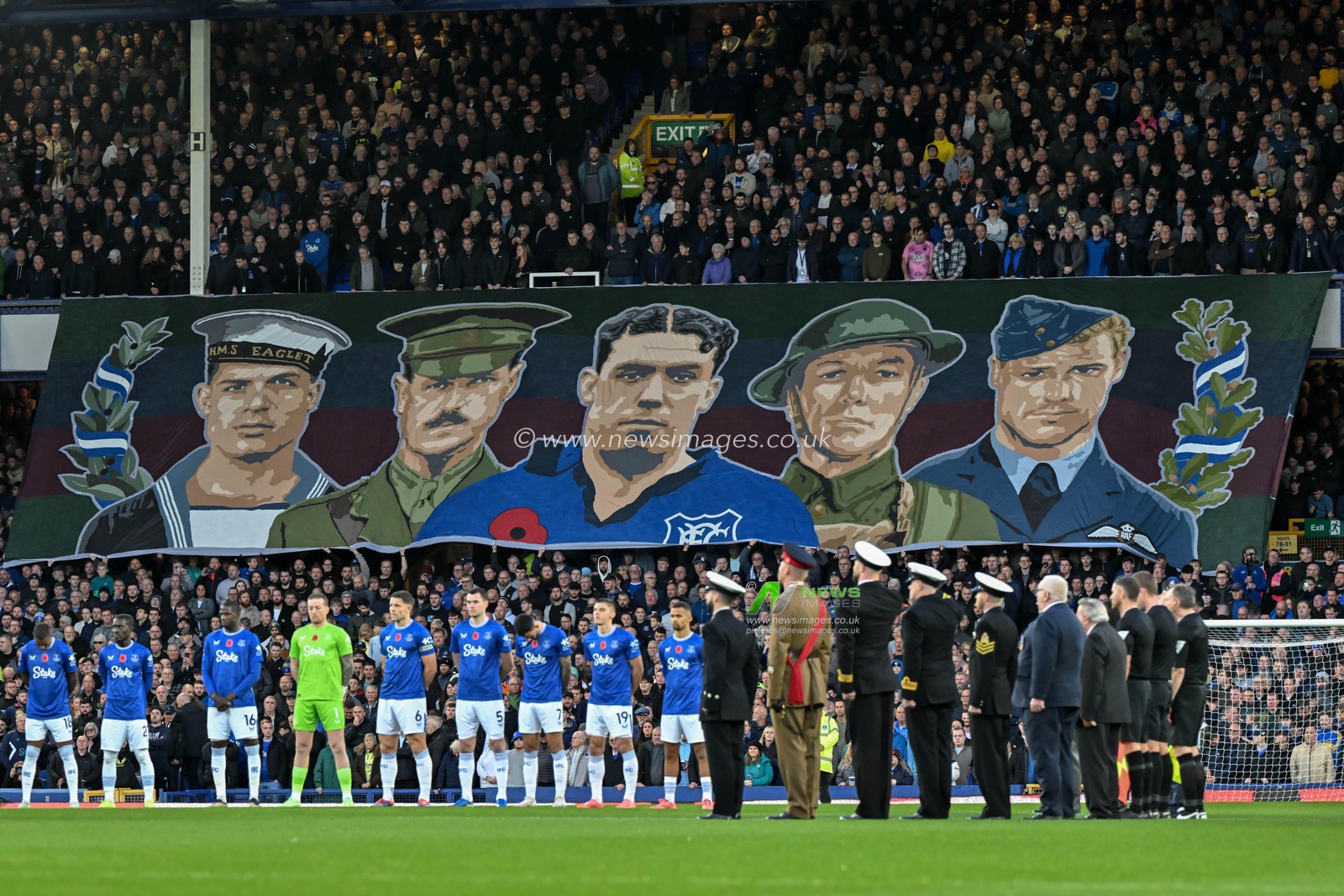 Tributes paid for Remembrance Day ahead of the Premier League match Everton vs Fulham at Goodison Park, Liverpool, United Kingdom, 26th October 2024

(Photo by Cody Froggatt/News Images)