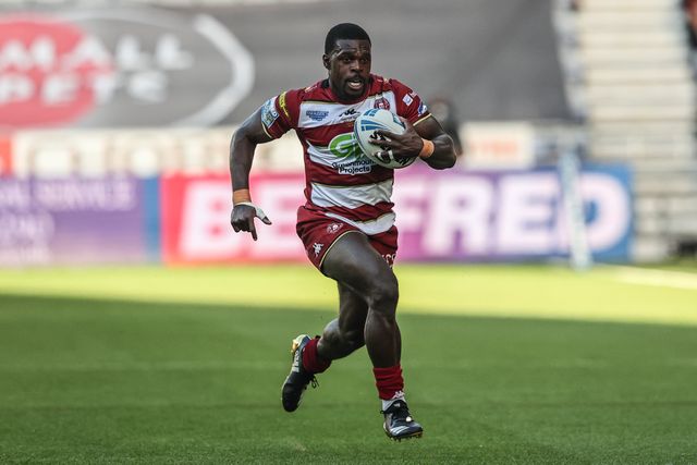 Christian Wade of Wigan Warriors breaks with the ball during the Betfred Super League round 18 match Wigan Warriors vs Huddersfield Giants at The Brick Community Stadium, Wigan, United Kingdom, 11th July 2025

(Photo by Alfie Cosgrove/News Images)